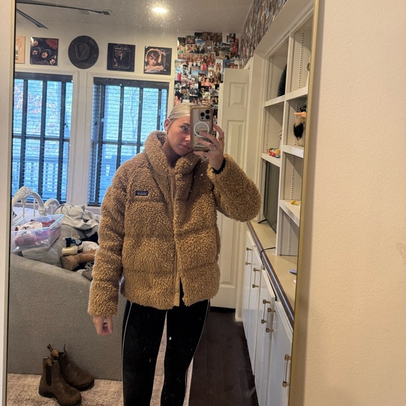 Patagonia Women's Cozy Brown Teddy Jacket - Picture 2 of 8